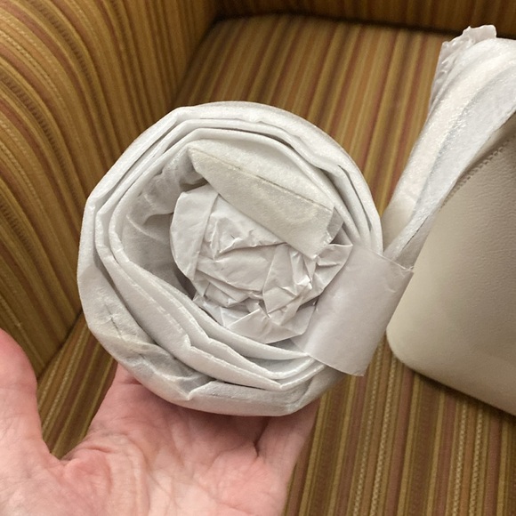 Kate Spade New York - Picture 7 of 9